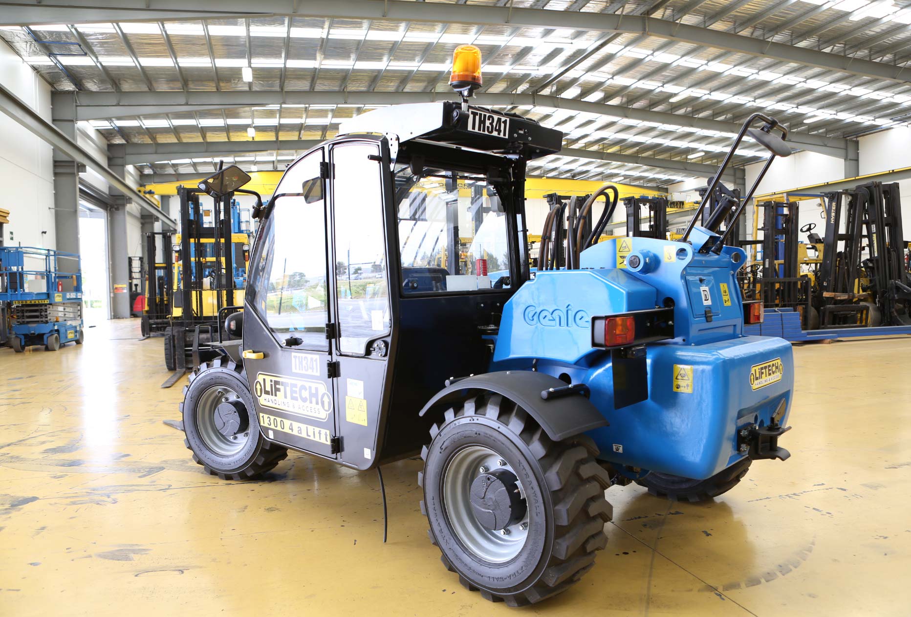 Hire 2.5 Tonne Telehandler Forklift Liftech