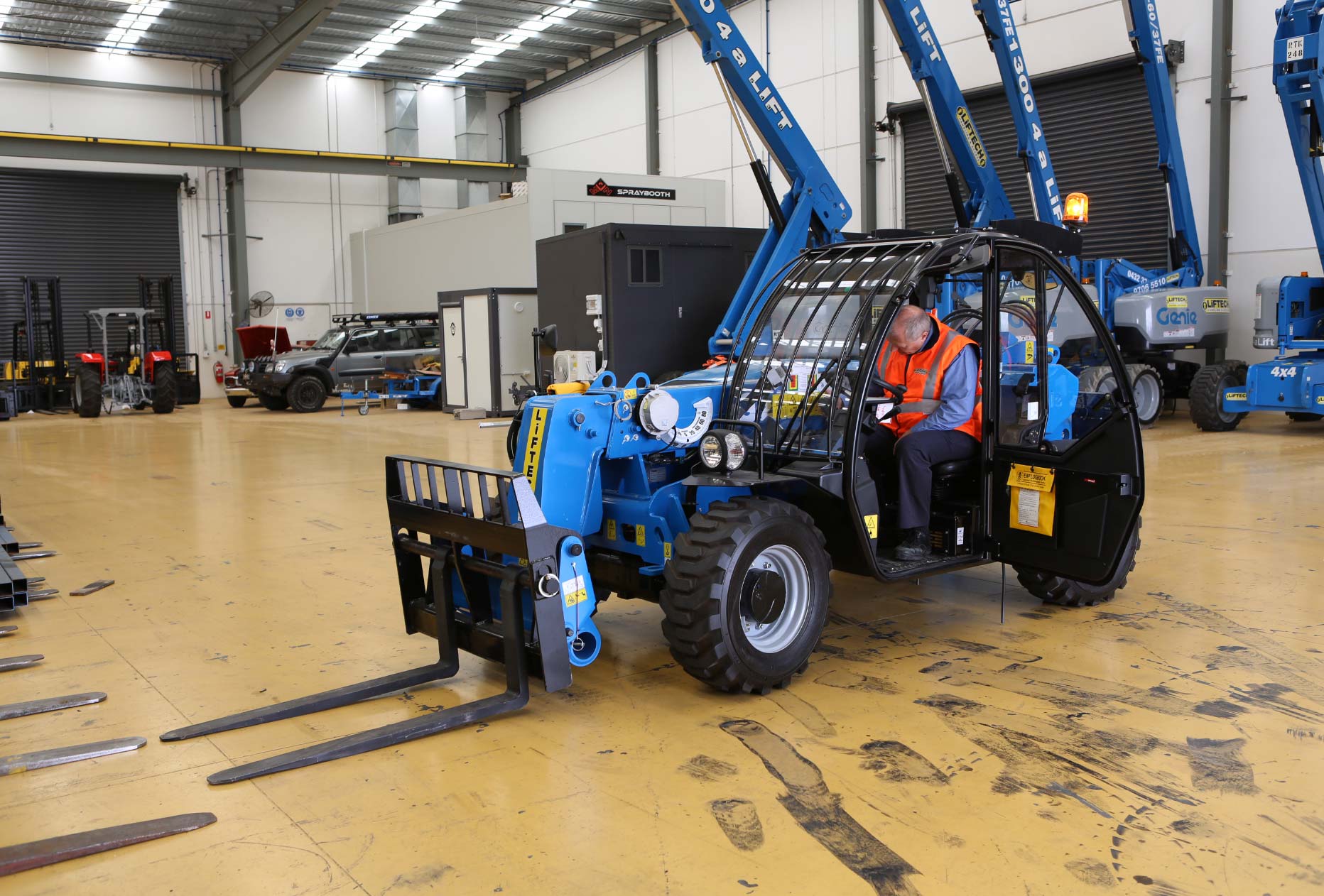 2.5 Tonne Telehandler Forklift Rental