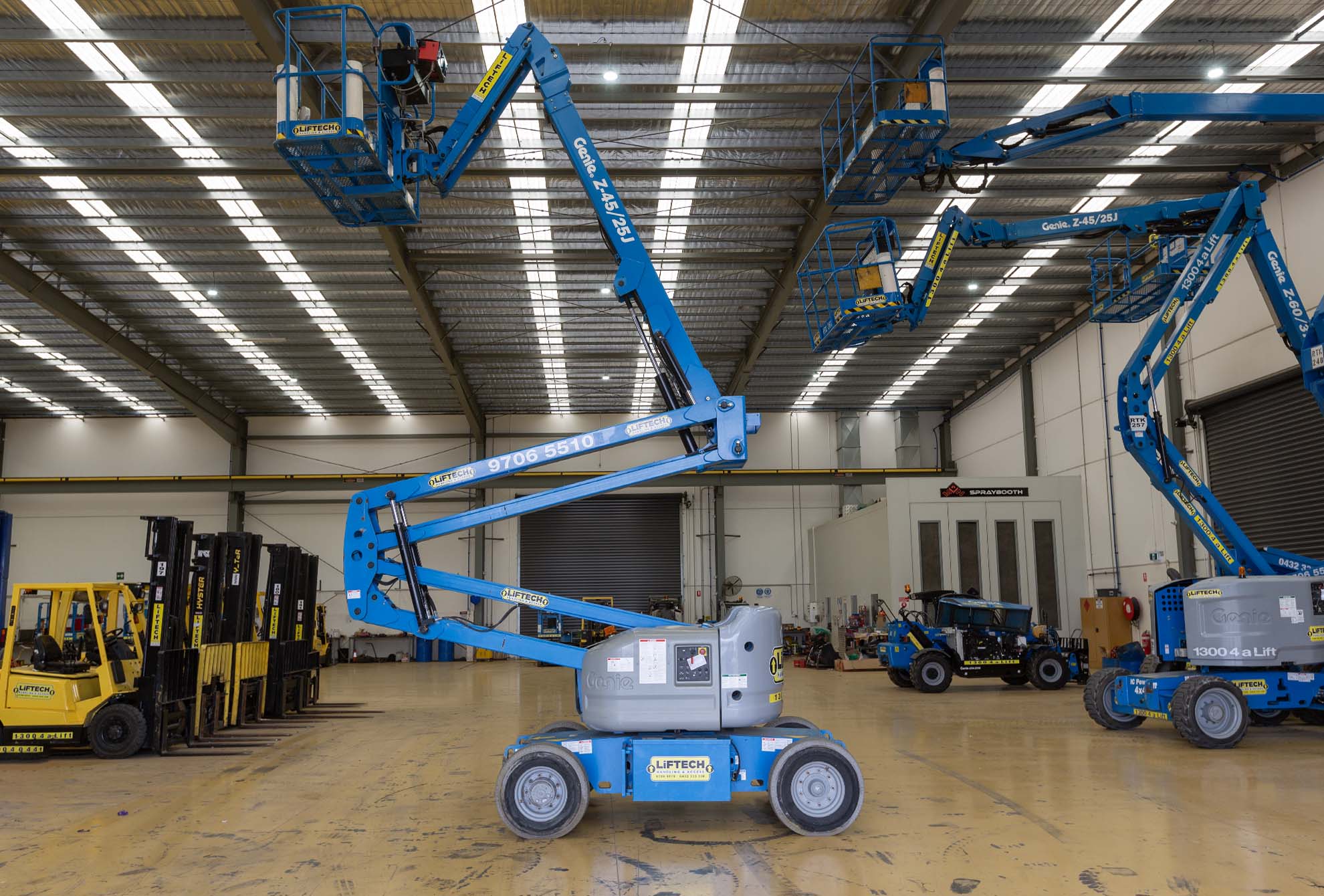 14 metre electric knuckle boom melbourne