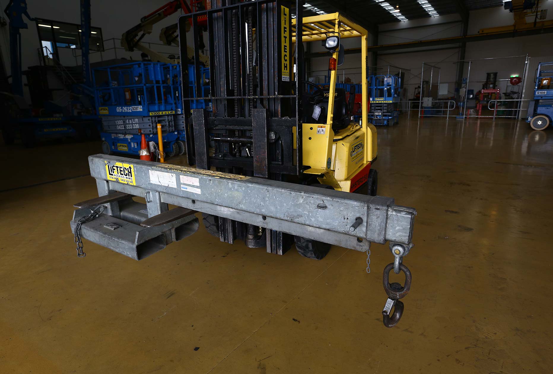 2.5 Tonne Art Forklift Crane