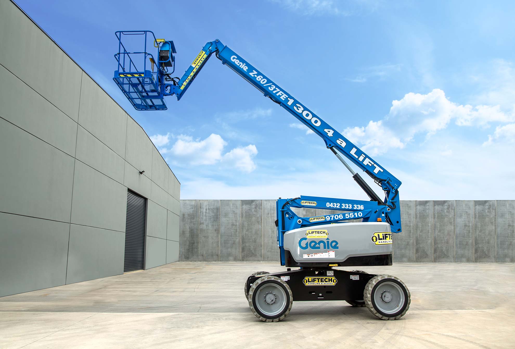 8 metre electric hybrid knuckle boom rental