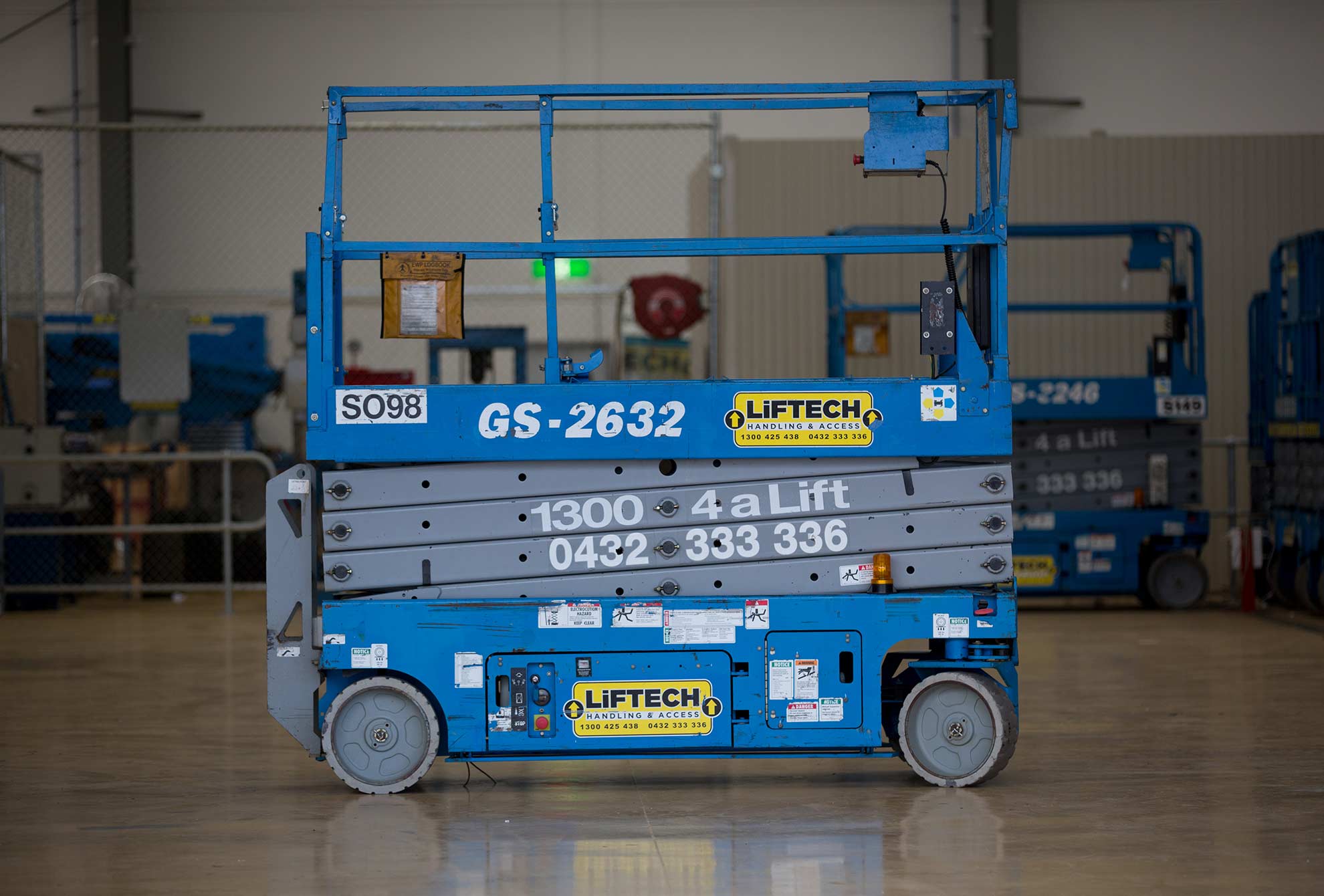 8 Metre Narrow Scissor Lift