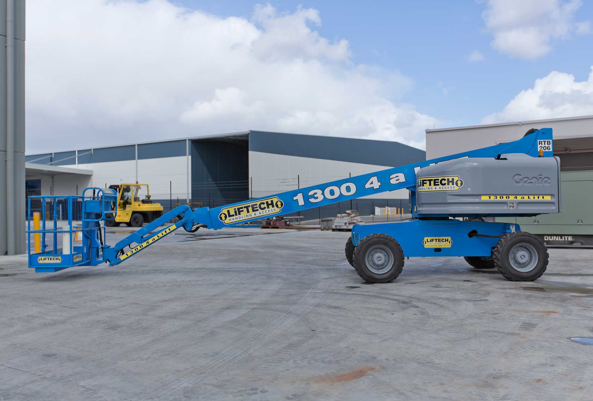 14m RT Straight Boom Lift for Rental